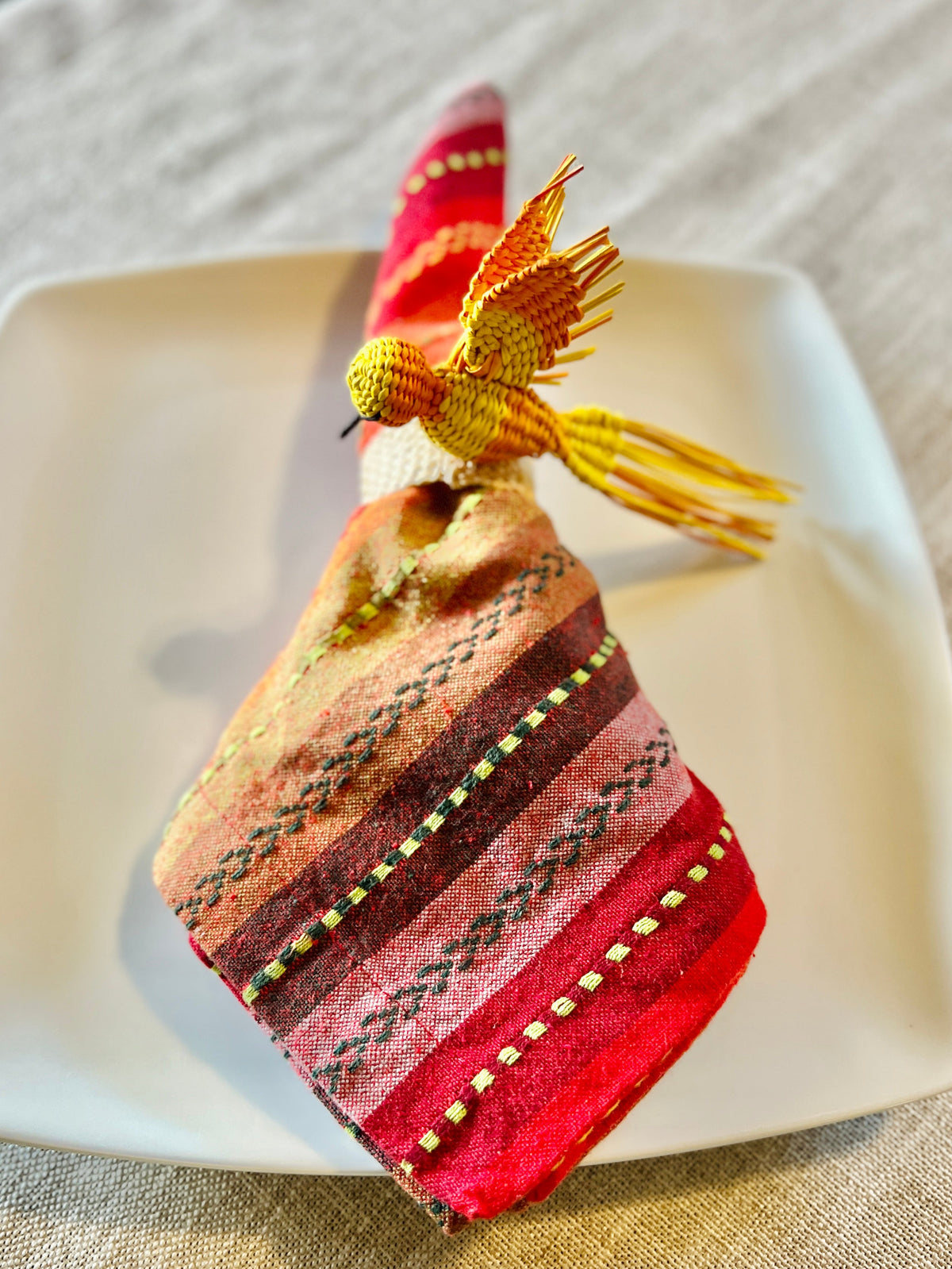 Hummingbird Napkin Ring (Yellow/Orange) – Table Decor Colombia
