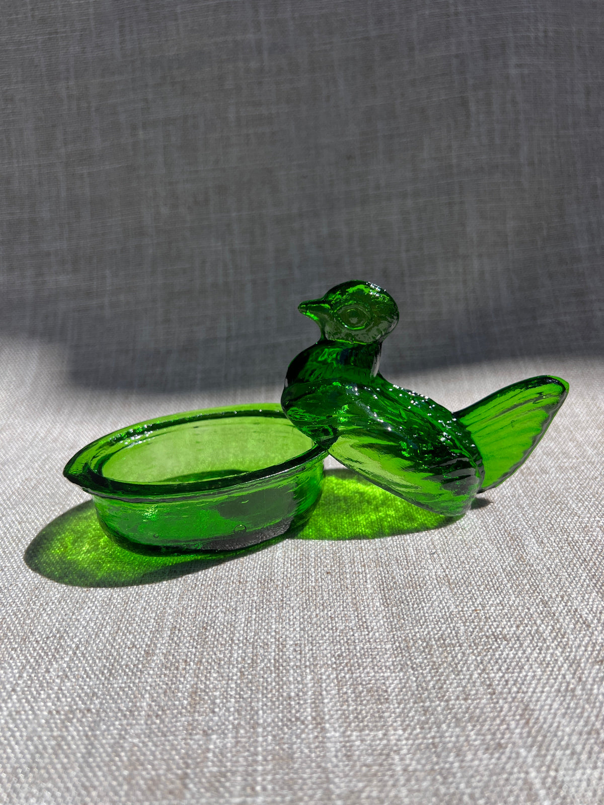 Nesting Hen Bowl & Lid - EMERALD GREEN | Hand Blown Glass - Colombia