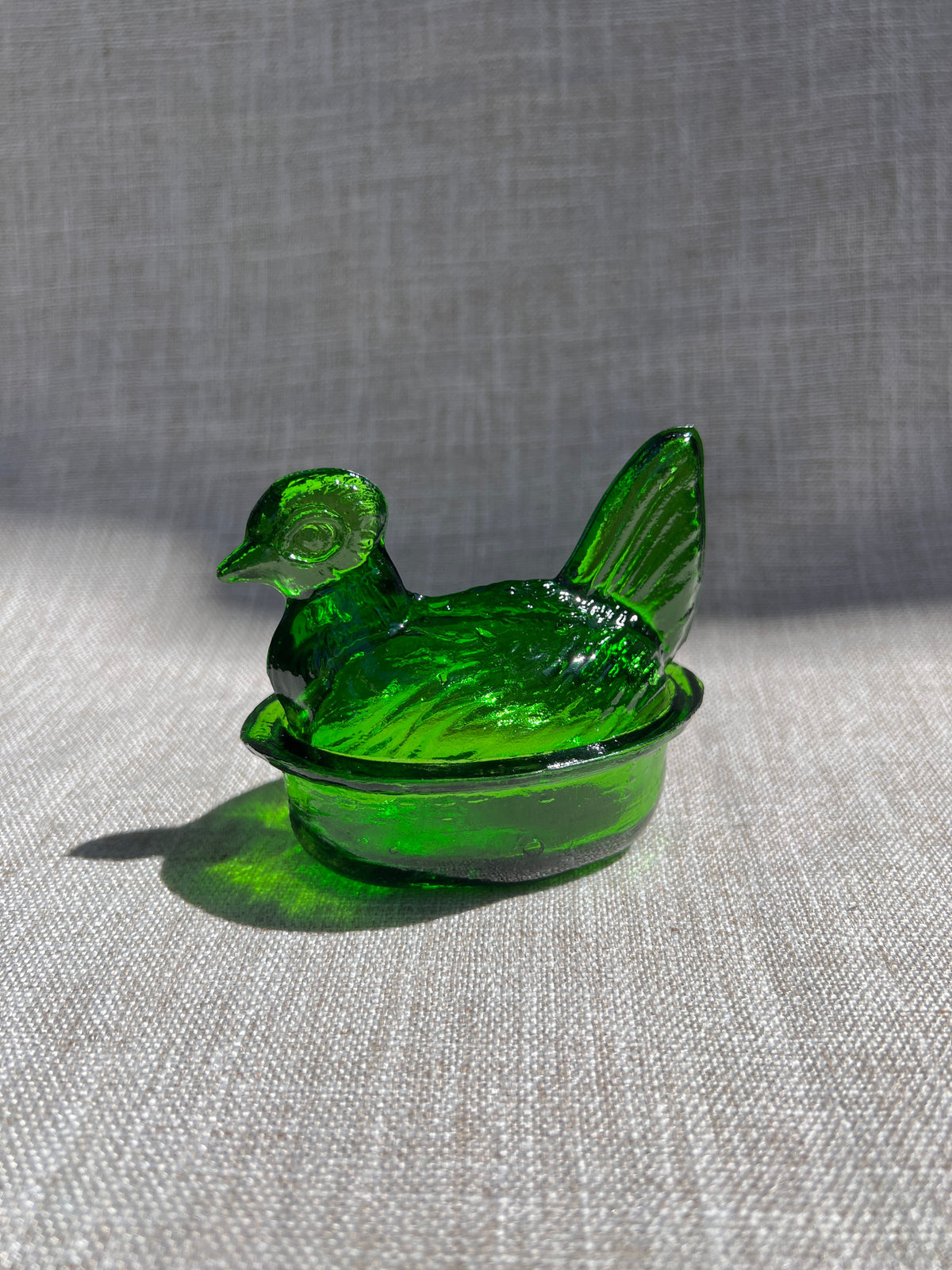 Nesting Hen Bowl & Lid - EMERALD GREEN | Hand Blown Glass - Colombia