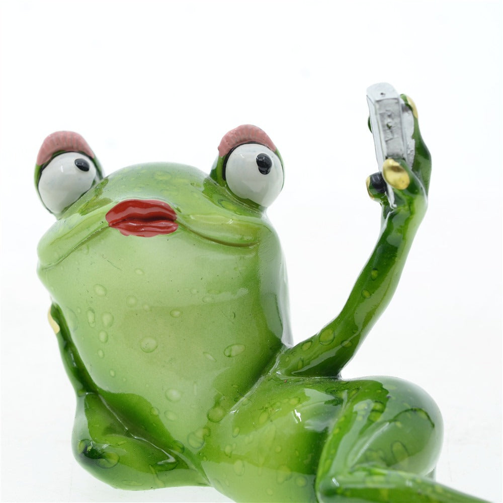 Home couple frog resin ornaments