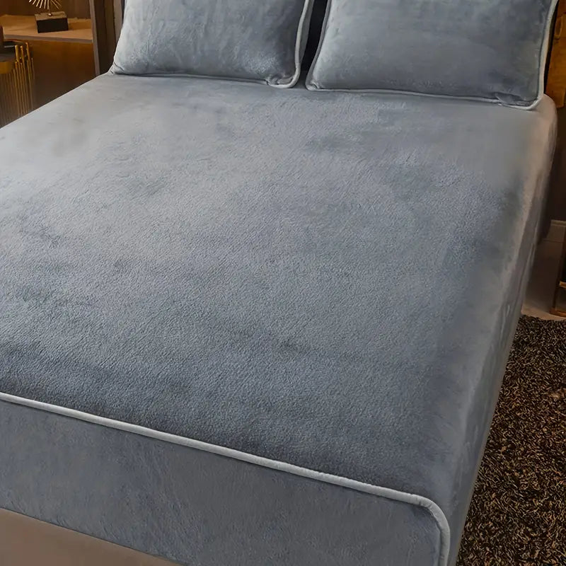 Luxurious Milk Fleece Queen Fitted Sheet - Cozy Grey