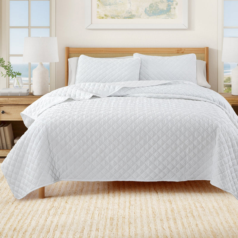Diamond Embossed Quilt Set - Diamond Microsculpt Collection product photo