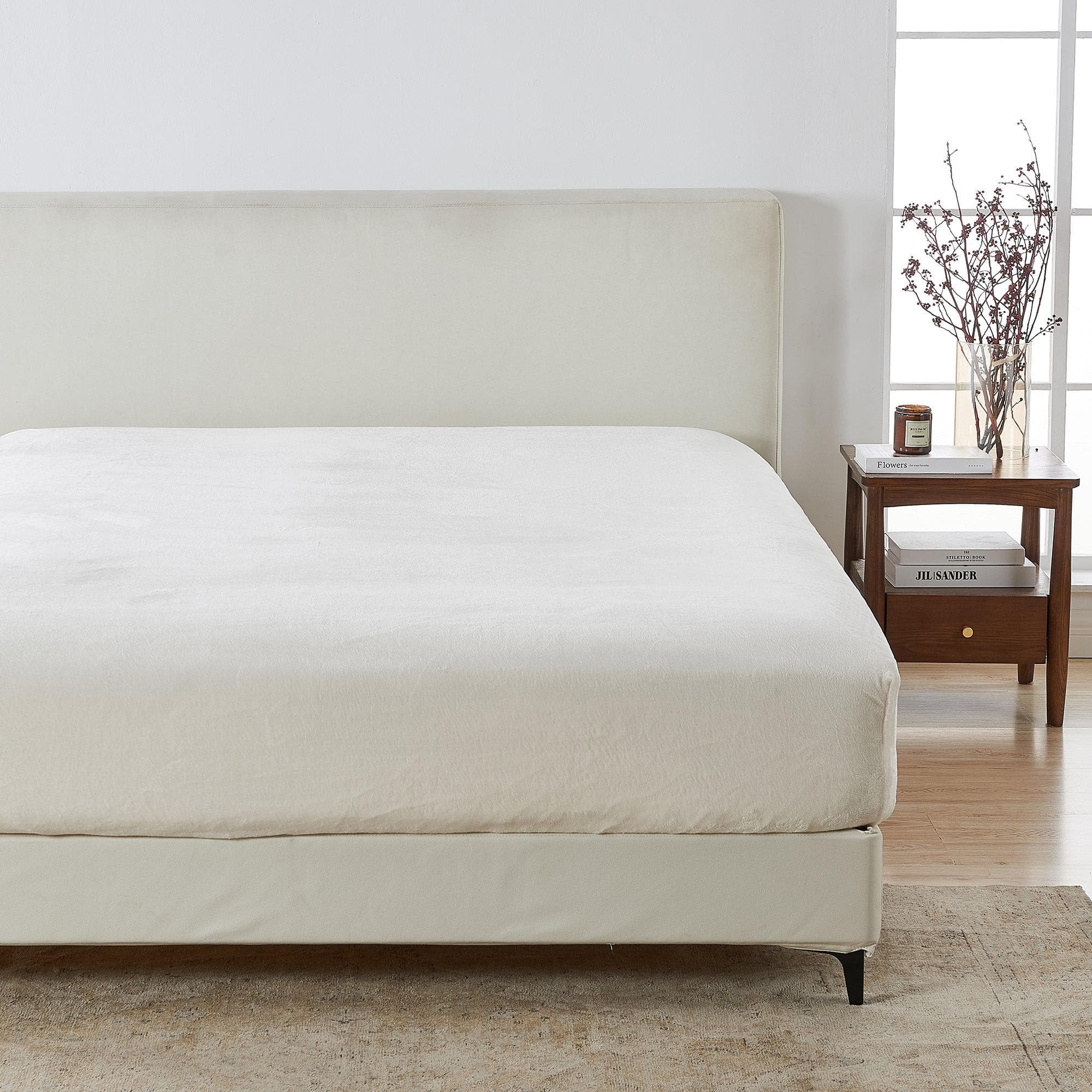Solid Plush Fitted Sheet - Velvet Luxe Collection (Bed Sheets) - view 19